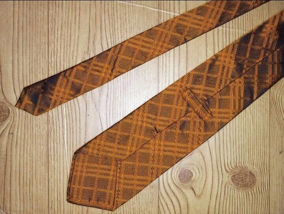 Brown Classic Cut Check Burberry Tie Great Condition - Picture 5 of 6